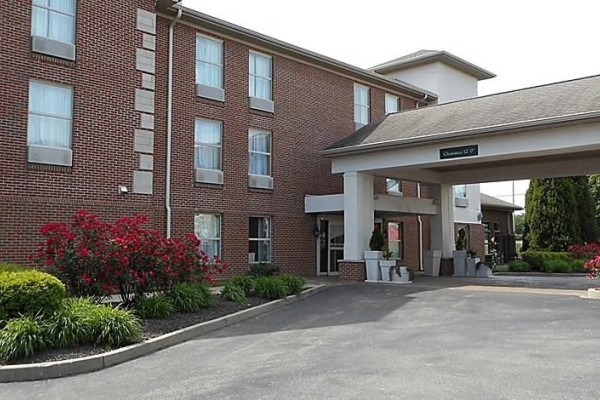 Content image Image file Holiday-Inn-Fairfield-Exterior-c90f884a5056a36_c90f895f-5056-a36a-090fb96fd7c0a92e.jpg