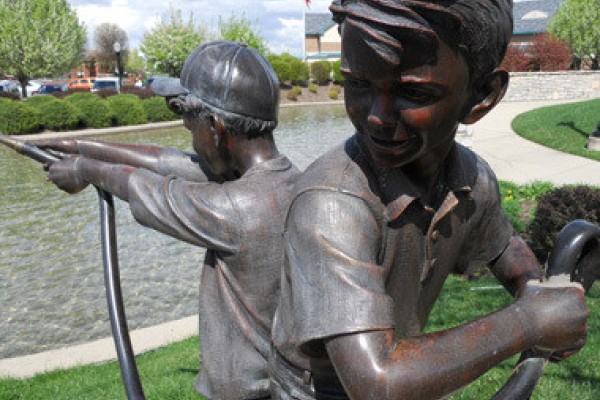 Content image Image file Village-Green-Park-Statue_fab2f5b0-5056-a36a-09f8584e21cdd6f0.jpg