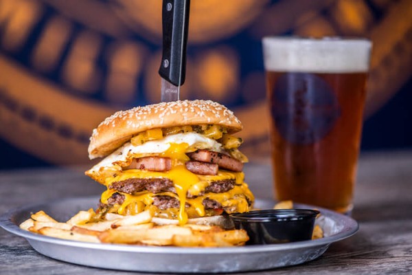 Content image Image file billyyankshamiltonburger_170A906C-5056-A36A-0988FFA04E185F4F-170a8f9a5056a36_170a9776-5056-a36a-09f262a05e74a491.jpg